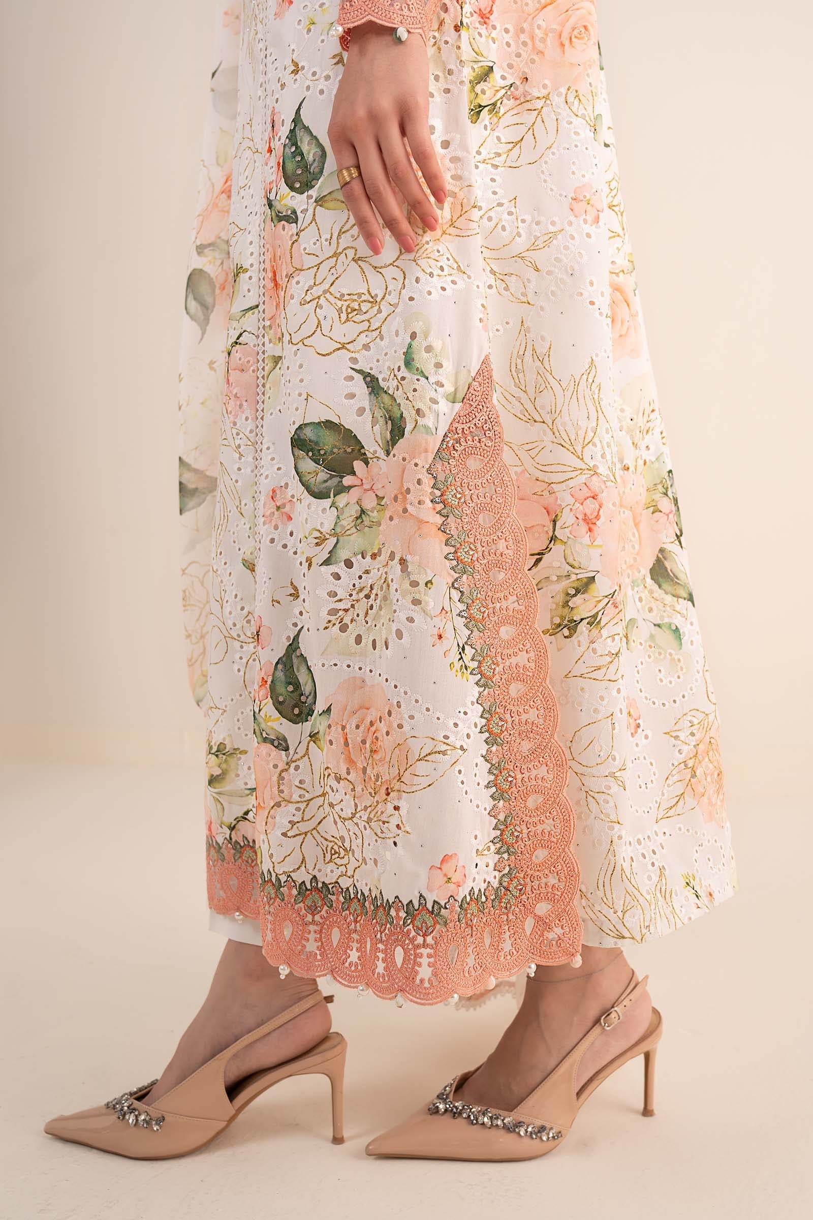 3 Piece Embroidered Lawn Suit - Image 13
