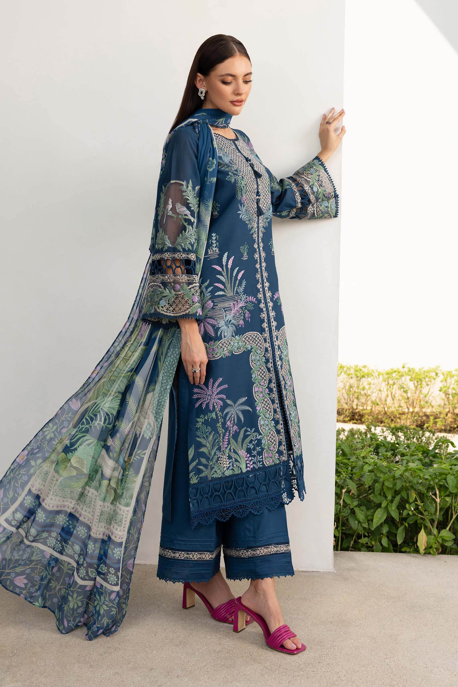 3 Piece Embroidered Lawn Suit - Image 6
