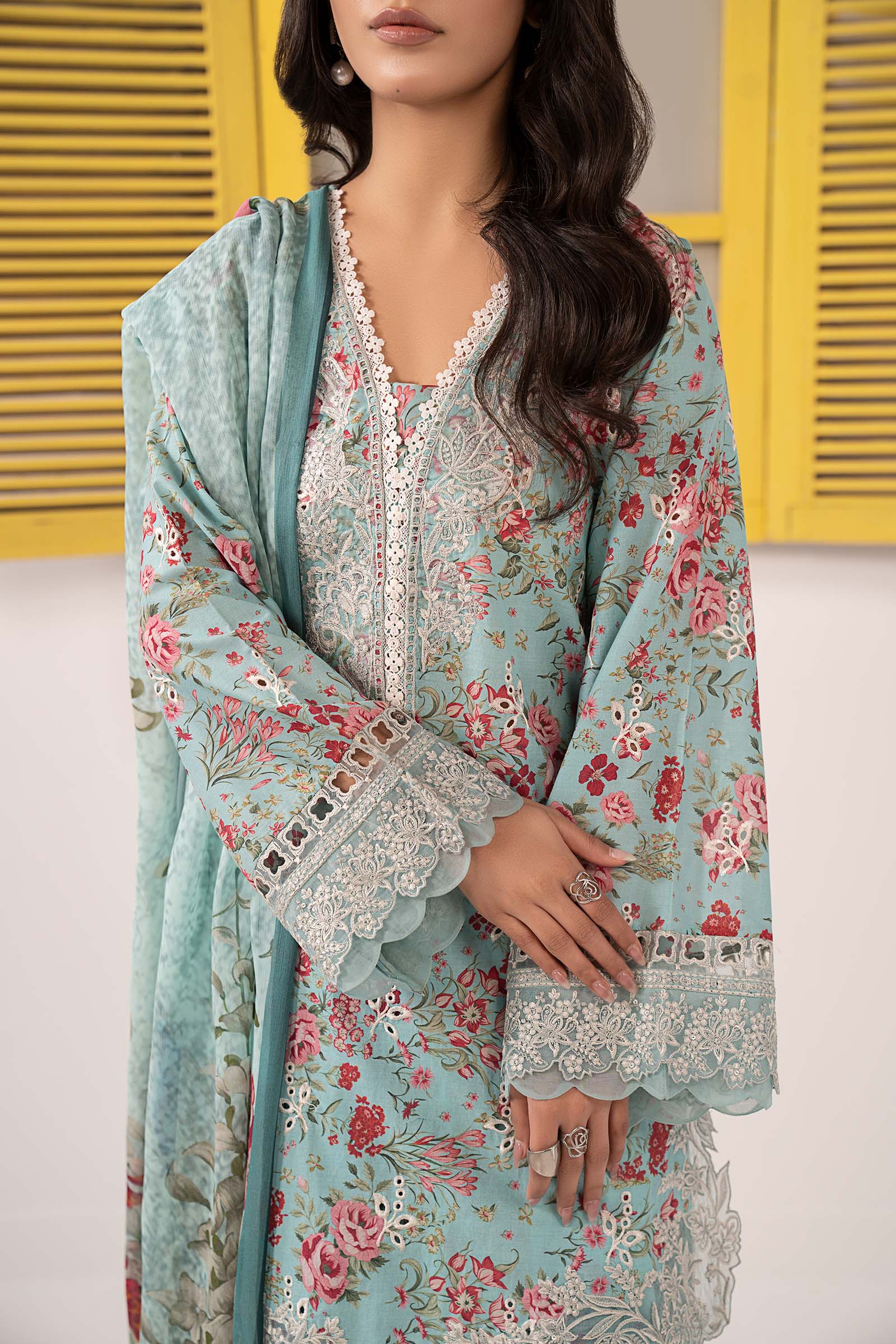 3 Piece Embroidered Lawn Suit - Image 3