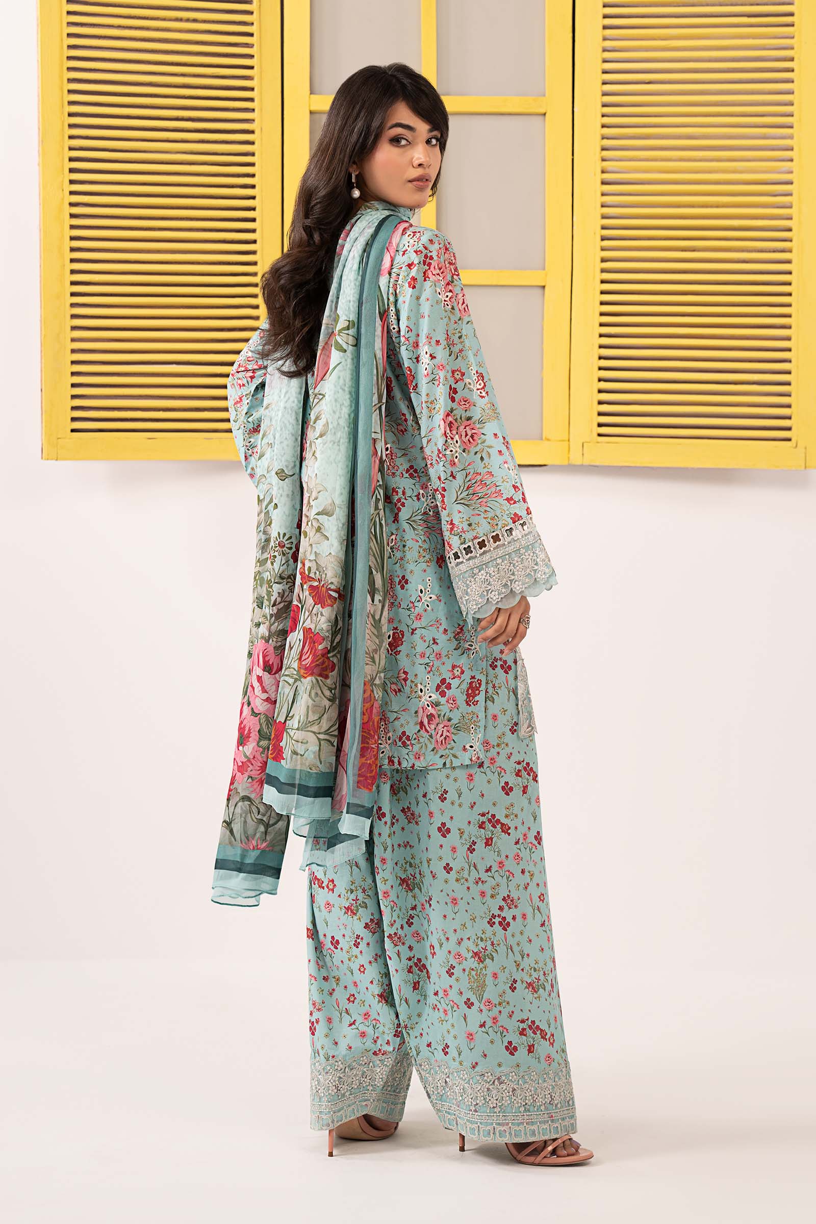 3 Piece Embroidered Lawn Suit - Image 7