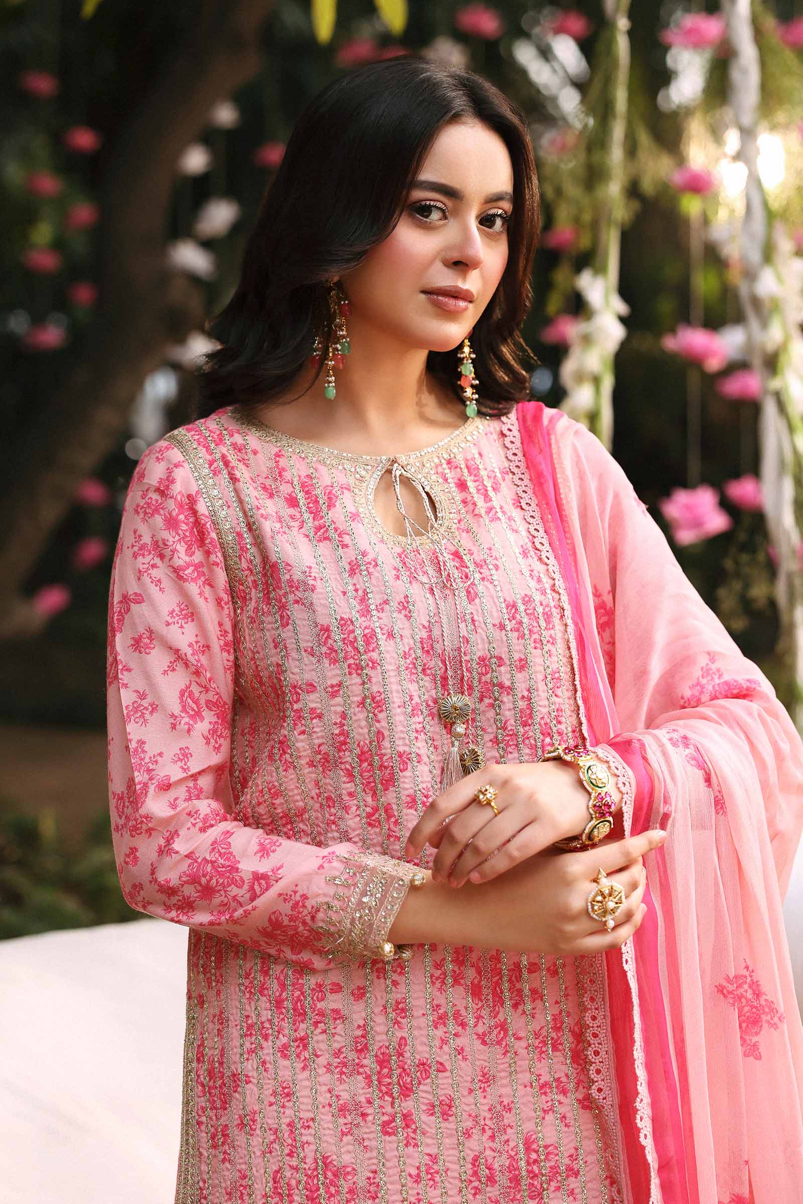 3 Piece Embroidered Lawn Suit - Image 4