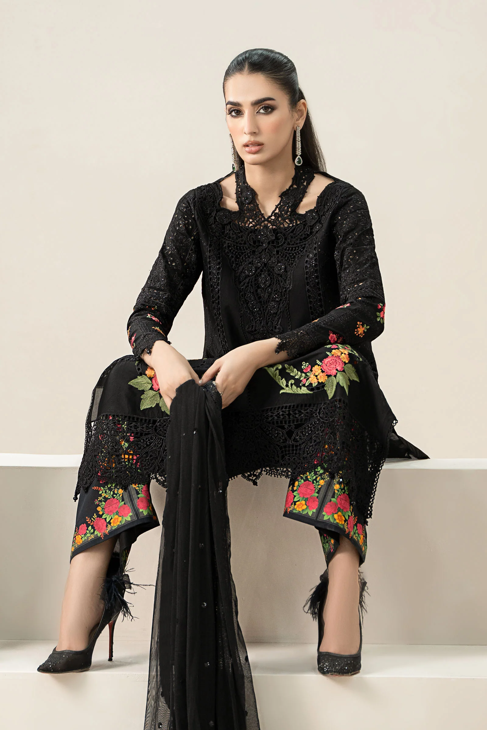 3 Piece Embroidered Lawn Suit | ELS-25-01 - Image 4