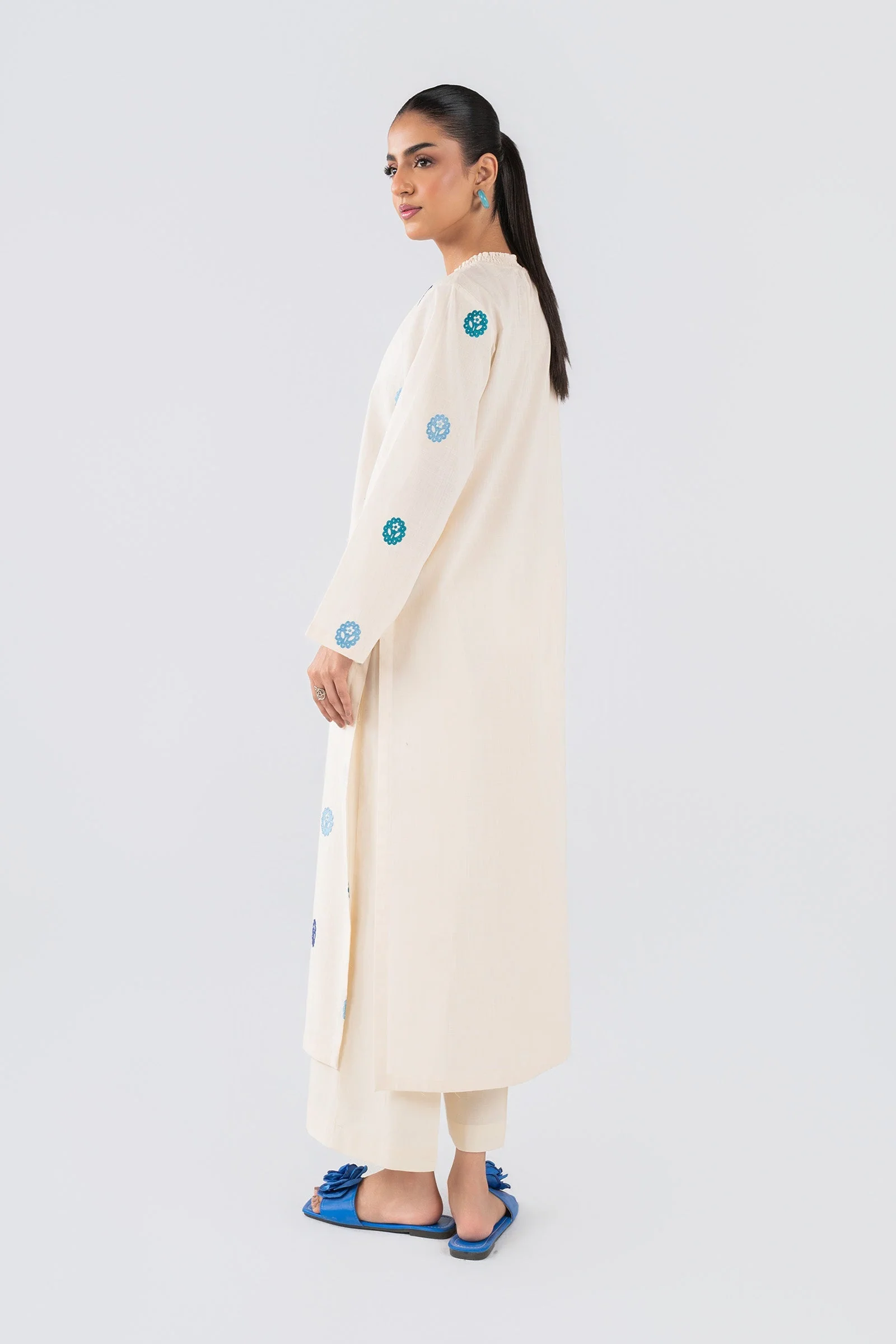 2 Pc Embroidered Crosshatch Lawn Suit - Image 7