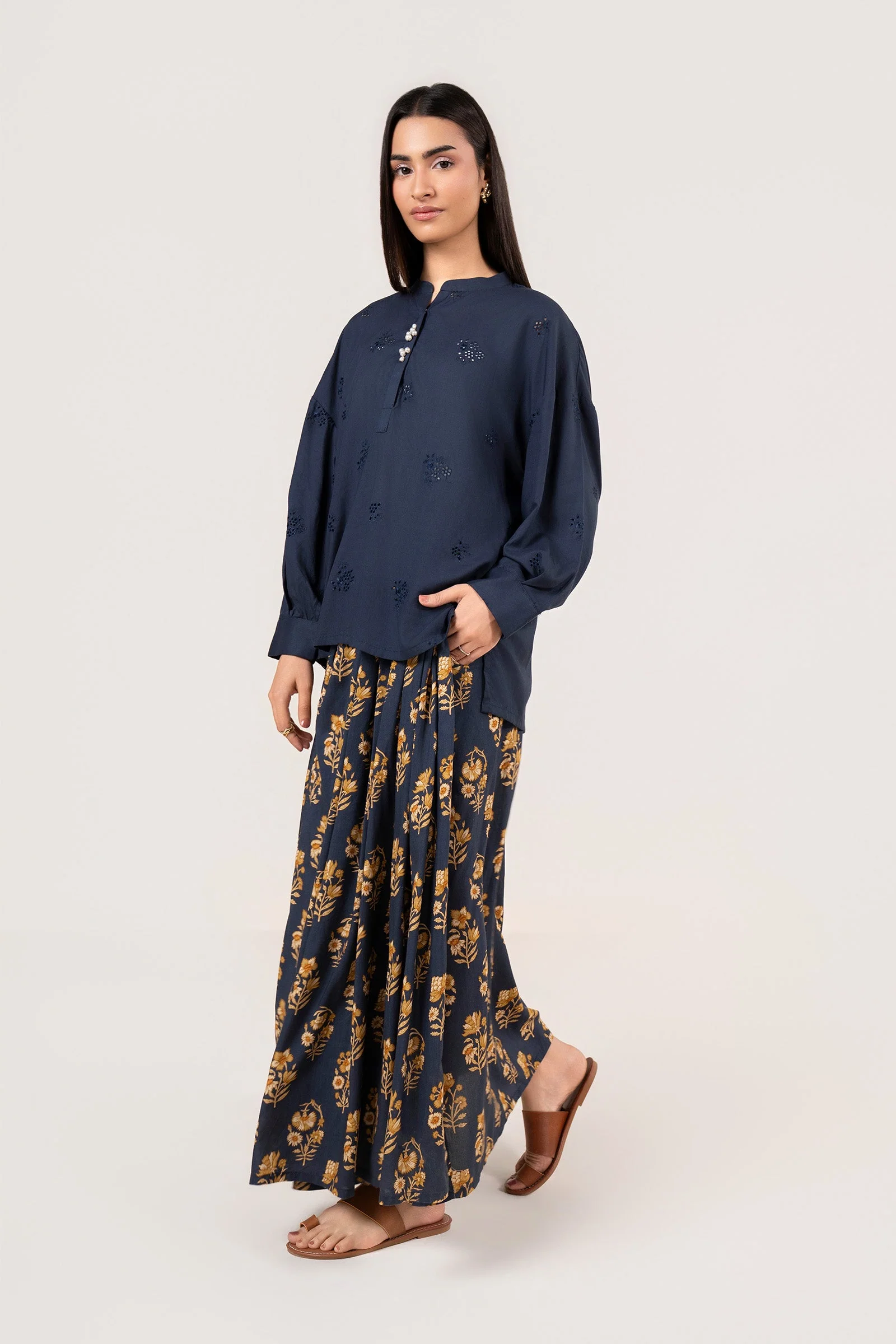 2 Pc Embroidered Arabic Lawn Skirt Set - Image 7