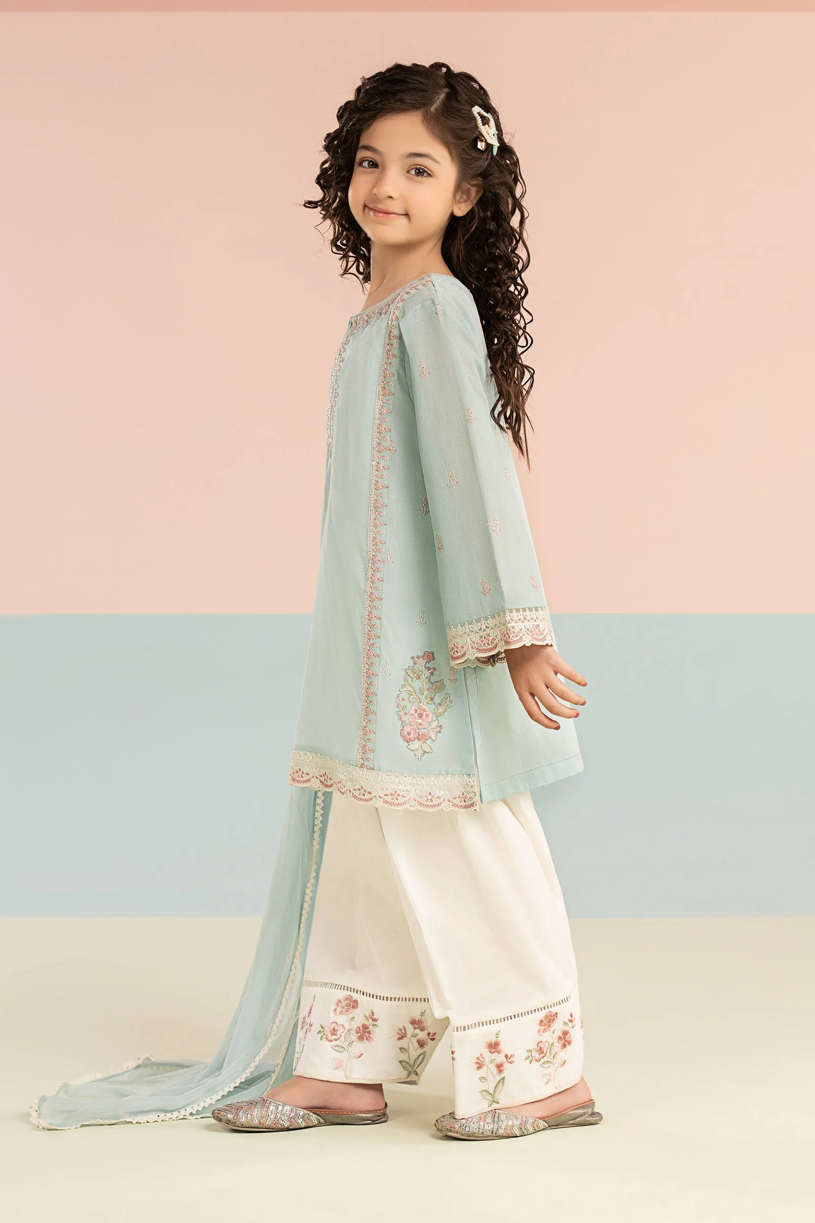 3 Piece Embroidered Lawn Suit - Image 6