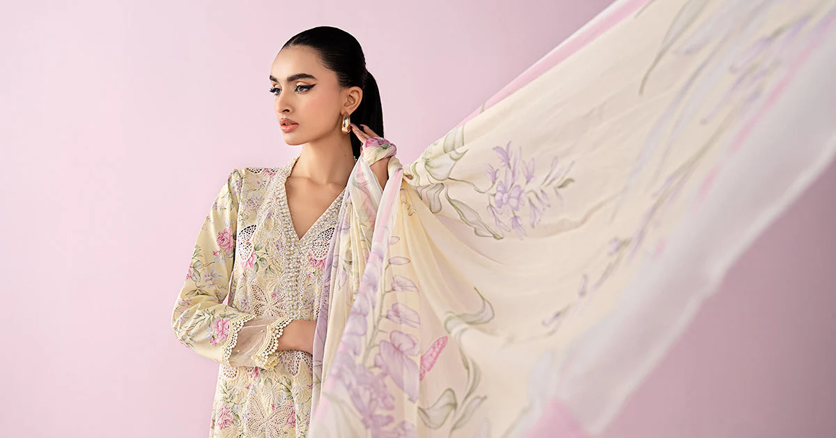 3 Piece Embroidered Lawn Suit - Image 9