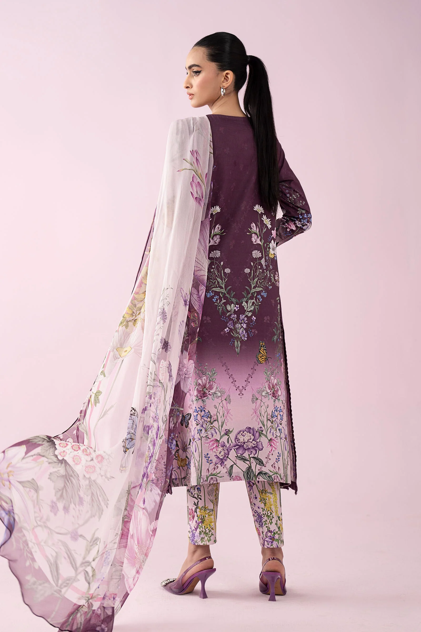 3 Piece Embroidered Lawn Suit - Image 8